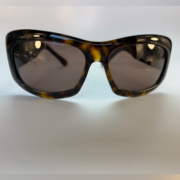 Vintage Gucci Black & Tortoise Sunglasses with Gold GG Emblem main image 5
